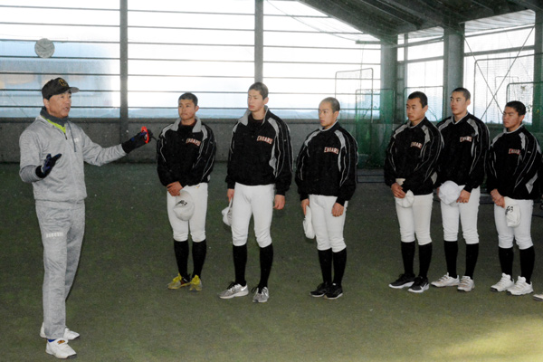 甲子園出場を目標に～国士舘高校野球部の永田昌弘監督が遠軽高校野球部 