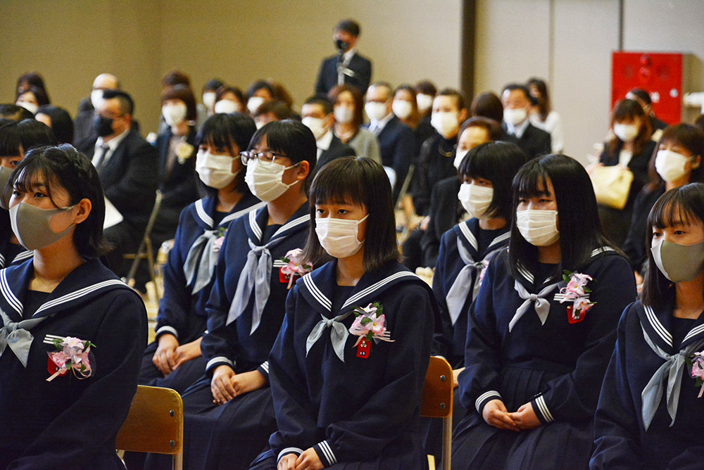 新たなステージへ～町内各中学校で卒業式  北海道オホーツクのまち 