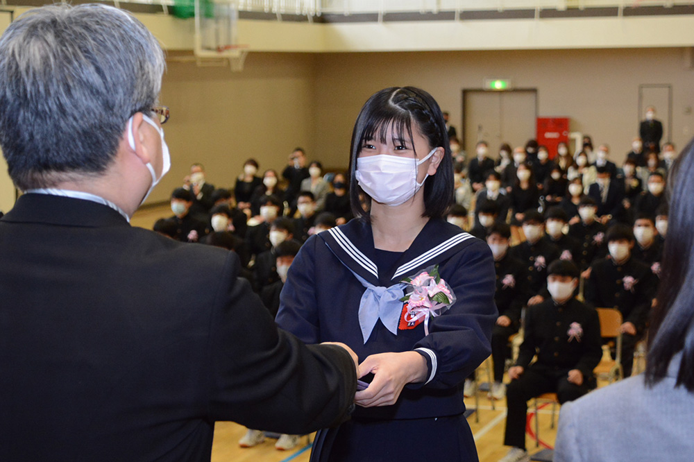 新たなステージへ～町内各中学校で卒業式  北海道オホーツクのまち 