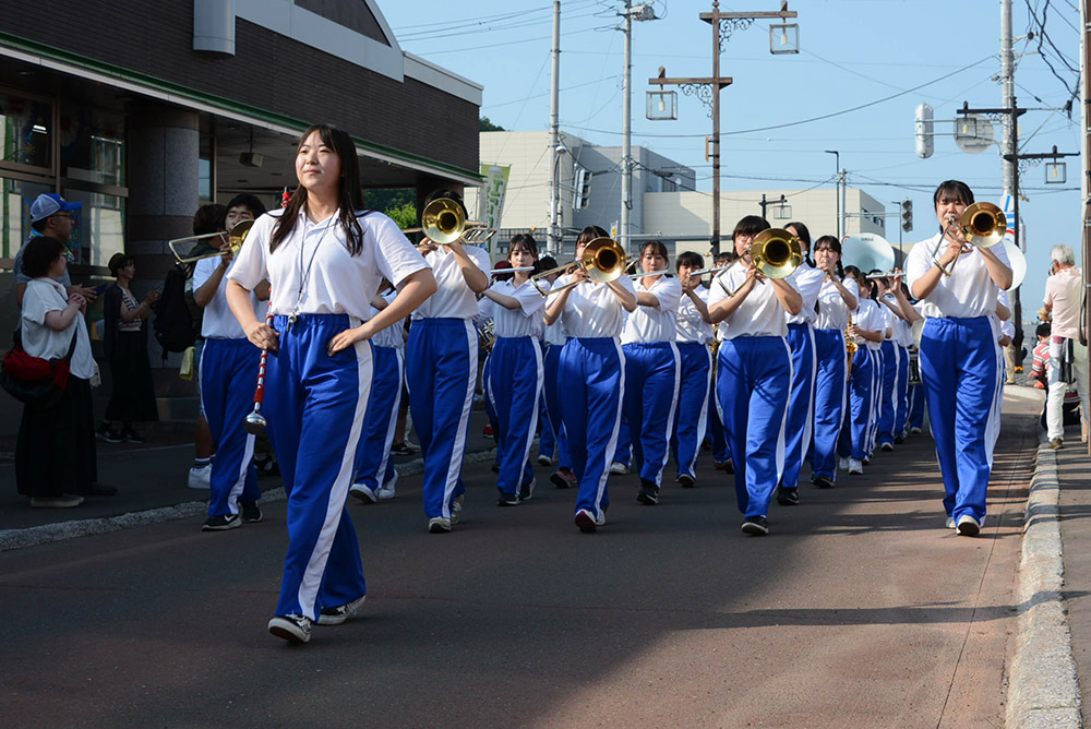 遠軽高校吹奏楽局の生徒たち