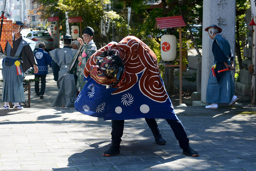 獅子舞の奉納行事