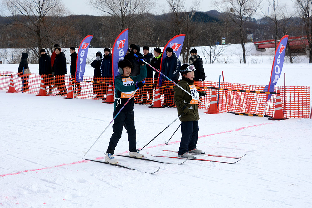 ３キロコースを楽しく滑り切った選手たち